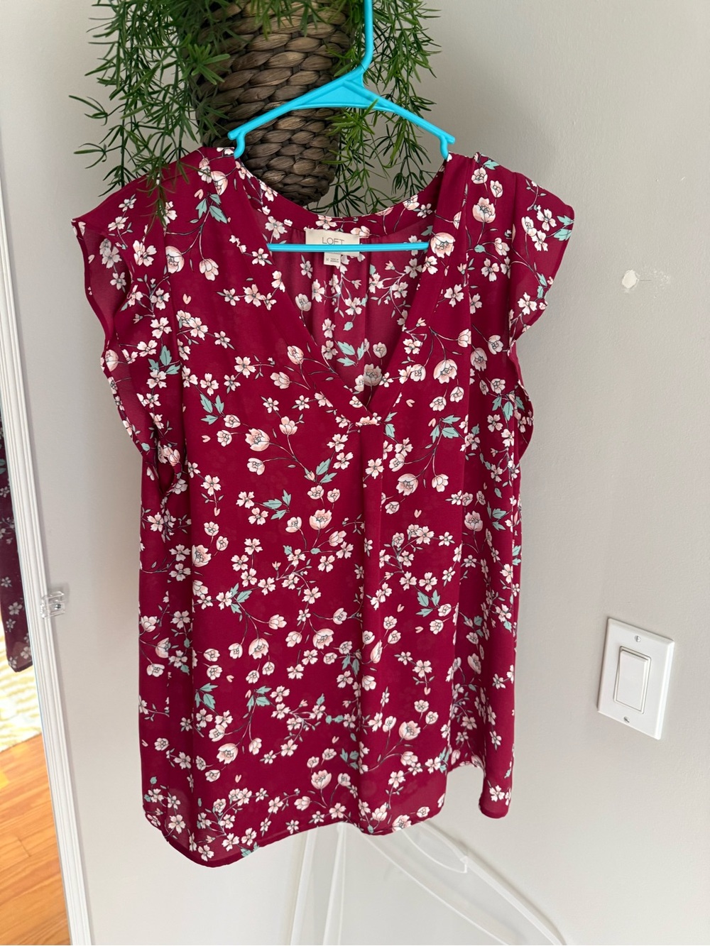 LOFT Burgundy Floral V-Neck Cap Sleeve Blouse